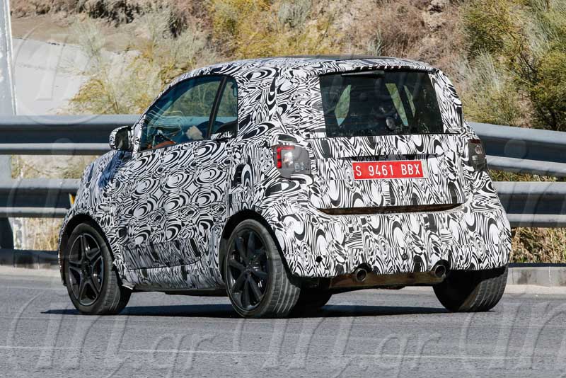 smart fortwo Brabus 2015: Η άγρια πλευρά ενός αστικού μύθου